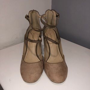 BCBGeneration two-tone nude heels